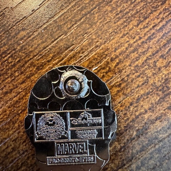 ONE LOT Disney Trading Pins - Picture 9 of 16